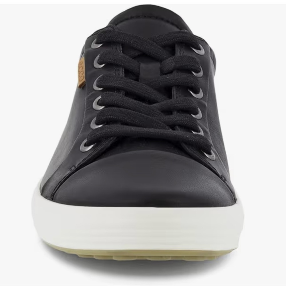 Ecco Black Soft leather Gortex Sneakers, Size 5, Rubber Soles. Worn 1/2 dz times